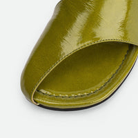 Melanie Green Crinkled Patent Leather Mules - Toe Close-up View - POEVE Collection