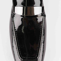 Valentina Black Patent Leather Loafers with Metal Accessory - Toe Close-up View - POEVE Collection