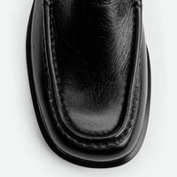 Dannie Black Leather Loafers – Toe Close-Up View – POEVE Collection