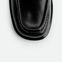 Gloria Black Brushed Leather Loafers - Toe Close-up View - POEVE x Beatriz Jardinha Collection