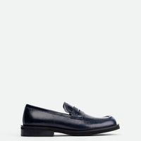 Senna Navy Blue High-Gloss Crinkled Leather Loafers – Side View – POEVE Collection