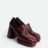 Zery Brick Red Croco Print Leather Heel Loafers – Angled Side View – POEVE Collection