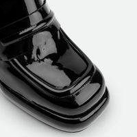 Zery Black Patent Leather Heel Loafers – Toe Close-up View – POEVE Collection