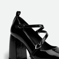 Denky Black Patent Leather Pumps – Side Close-up View – POEVE Collection