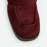 Noemi Bordeaux Hairy Leather Heel Loafers - Toe Close-up View - POEVE Collection