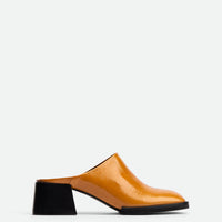 Robin Caramel Crinkled Patent Leather Heel Mules - Side View - POEVE Collection