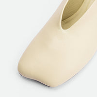 Elisa Beige Leather Heel Slingbacks - Toe Close-up View - POEVE Collection