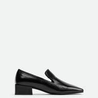 Gwen Black Crinkled High-Gloss Leather Loafers – Side View – POEVE Collection