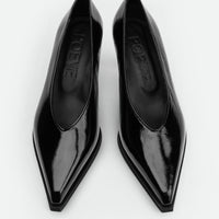 Yone Black Creased Patent Leather Pumps – Top View – POEVE Collection