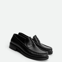 Vera Black Leather Loafers - Angled Side View - POEVE Collection