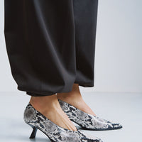 Yonne Snake-Embossed Leather Pumps – Campaign Photo – POEVE Collection