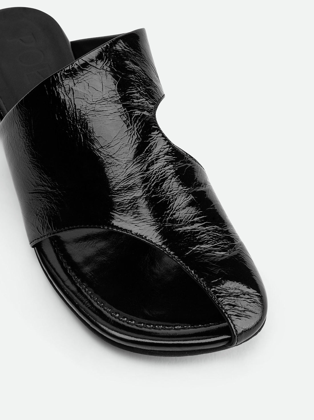 Melanie Black Crinkled Patent Leather Mules - Toe Close-up View - POEVE Collection