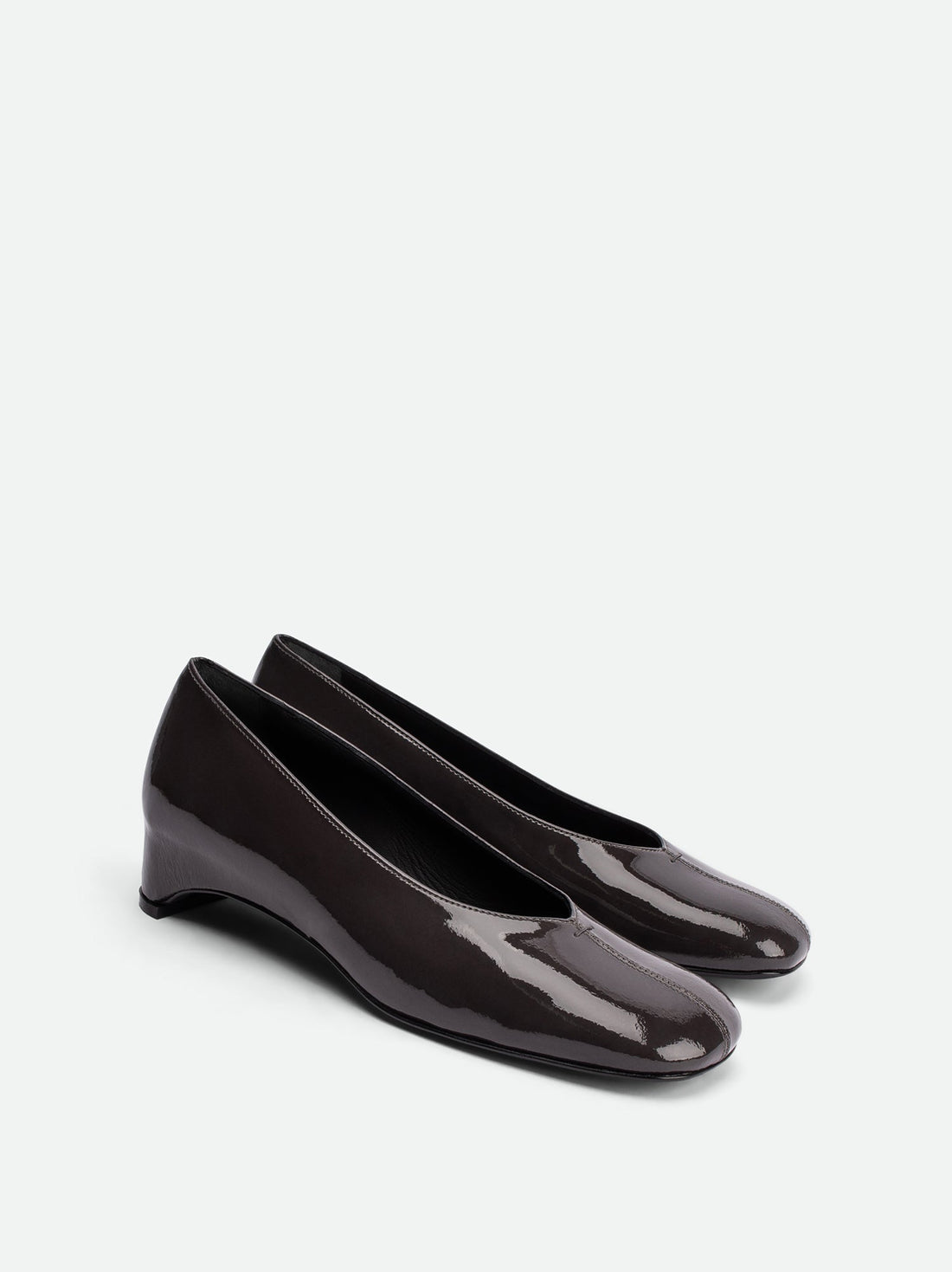Myst Grey Patent Leather Heel Ballerinas - Angled Side View - POEVE Collection