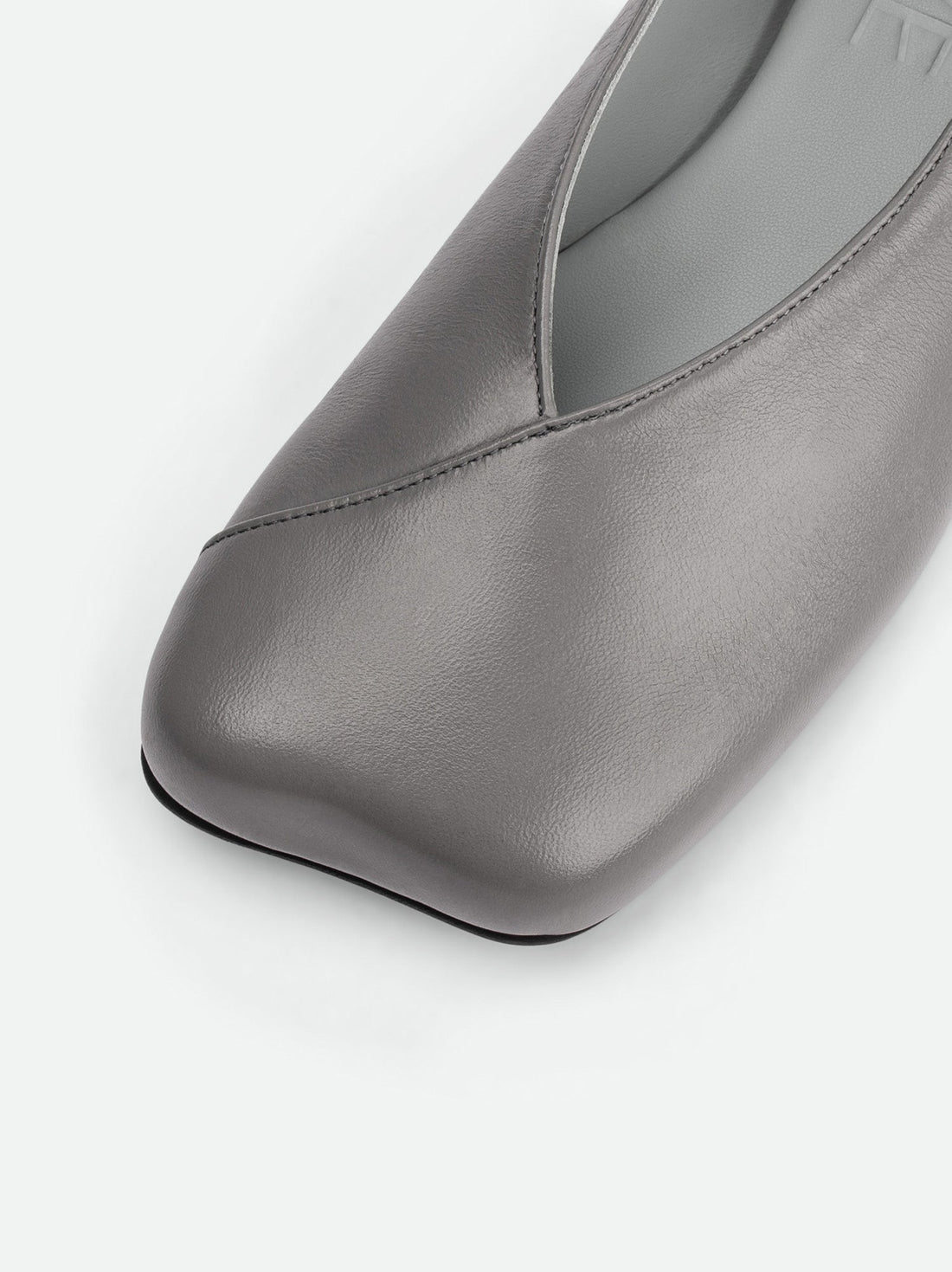 Antonia Grey Leather Ballerinas - Toe Close-up View - POEVE Collection