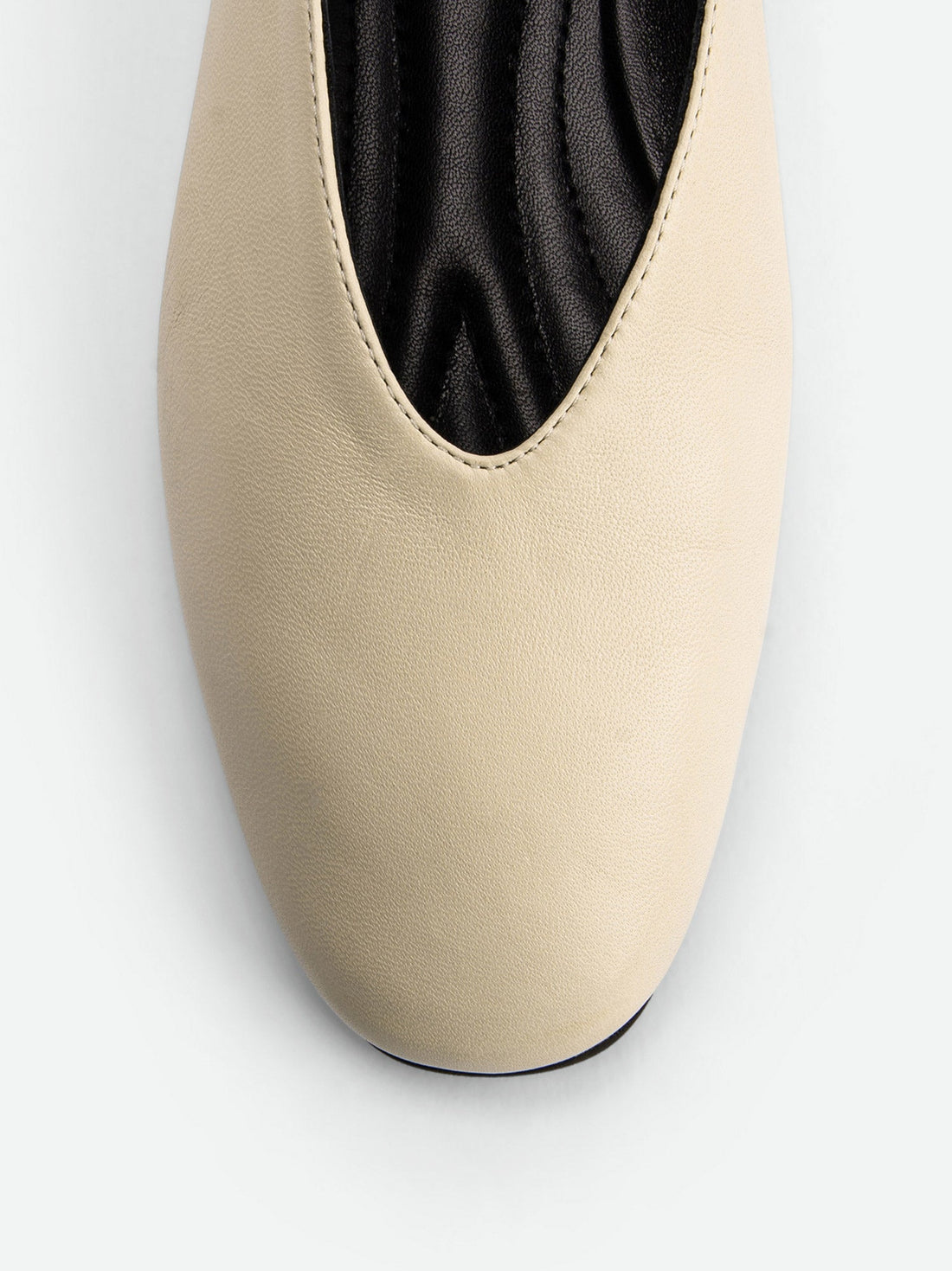Reese Cream Nappa Leather Ballet Flats – Toe Close-up View – POEVE Collection