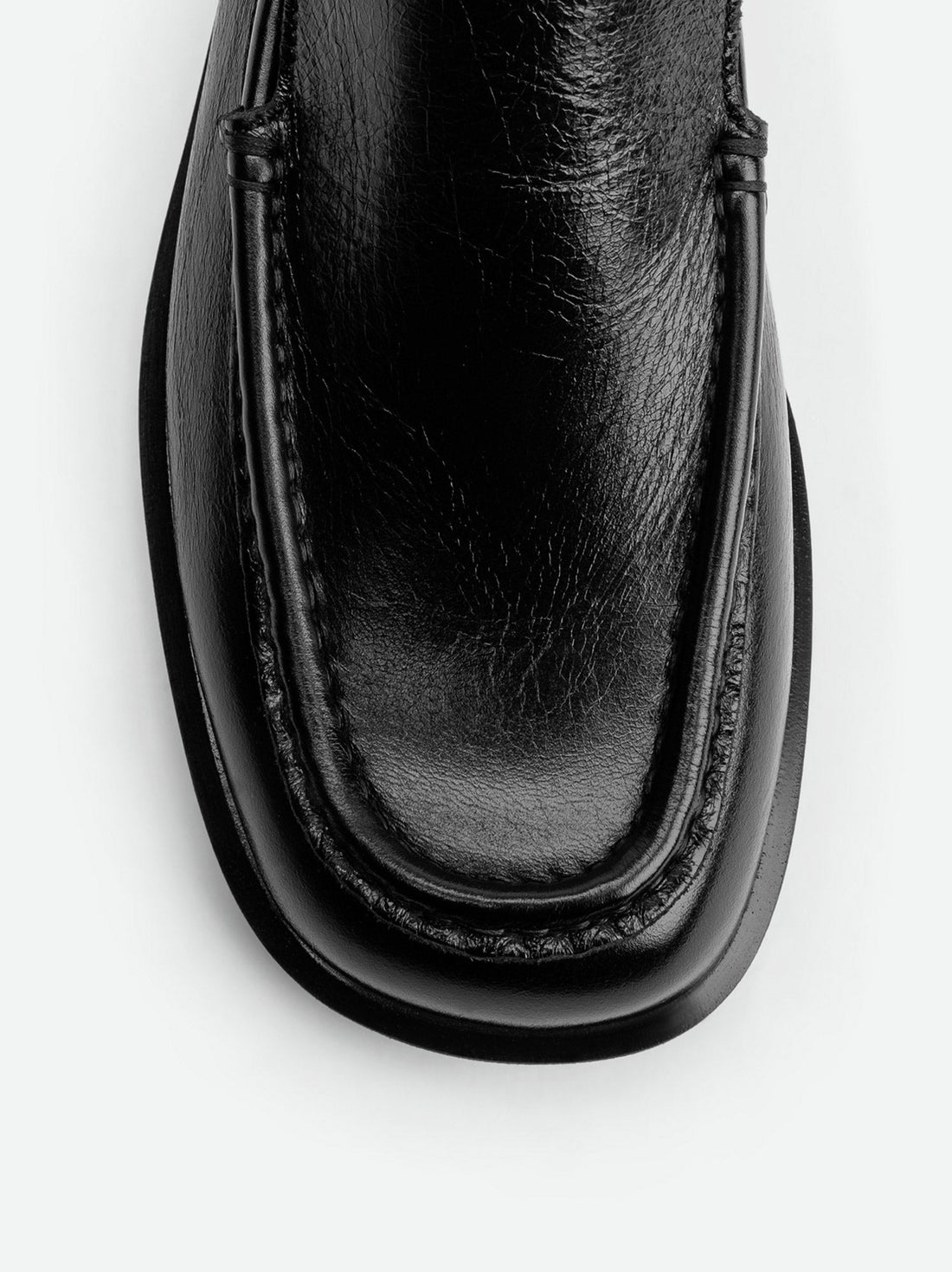 Dannie Black Leather Loafers – Toe Close-Up View – POEVE Collection
