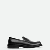 Senna Black High-Gloss Crinkled Leather Loafers – Side View – POEVE Collection