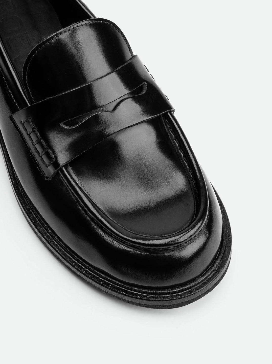 Ahri Black Brushed Leather Penny Loafer – Toe Close-Up View – POEVE Collection