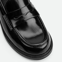 Ahri Black Brushed Leather Penny Loafer – Toe Close-Up View – POEVE Collection