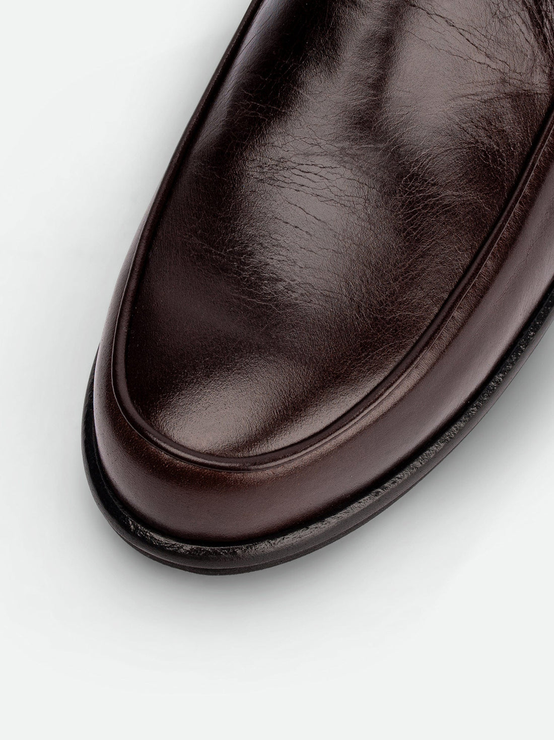 Nida Dark Brown Leather Loafers – Toe Close-Up View – POEVE Collection