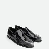 Nida Pull-Up Black-and-White Leather Loafers – Angled View – POEVE Collection