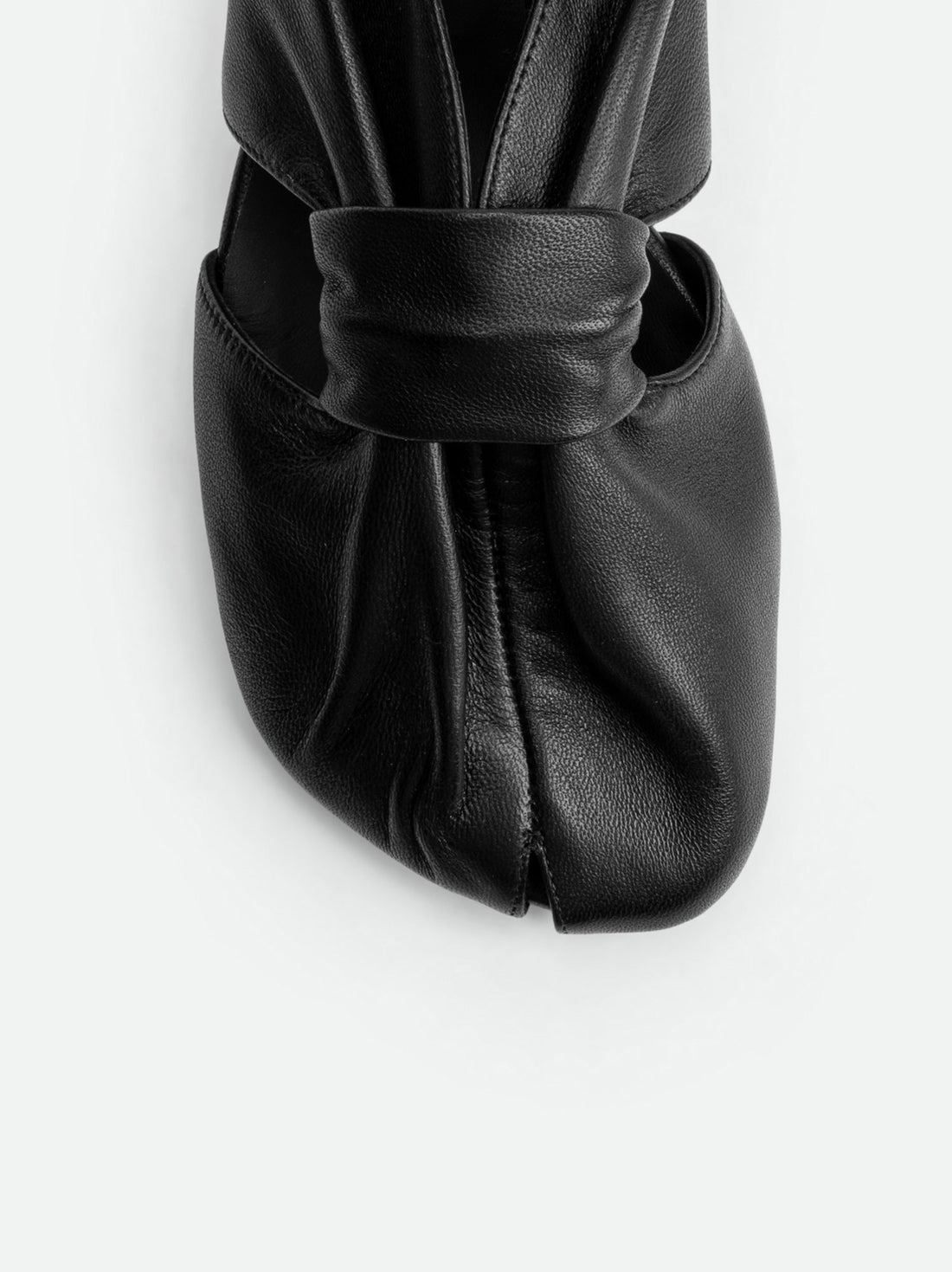 Maggie Black Leather Mules - Toe Close-up View - POEVE Collection