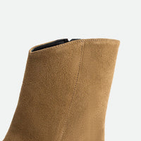 Luz Beige Crust Leather Ankle Boots – Detail View – POEVE Collection