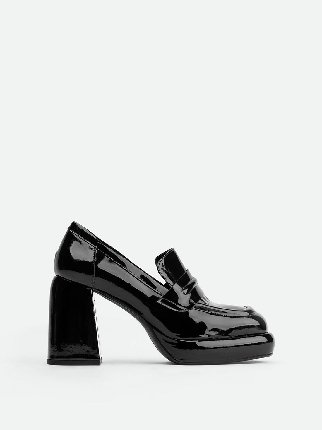 Zery Black Patent Leather Heel Loafers – Side View – POEVE Collection