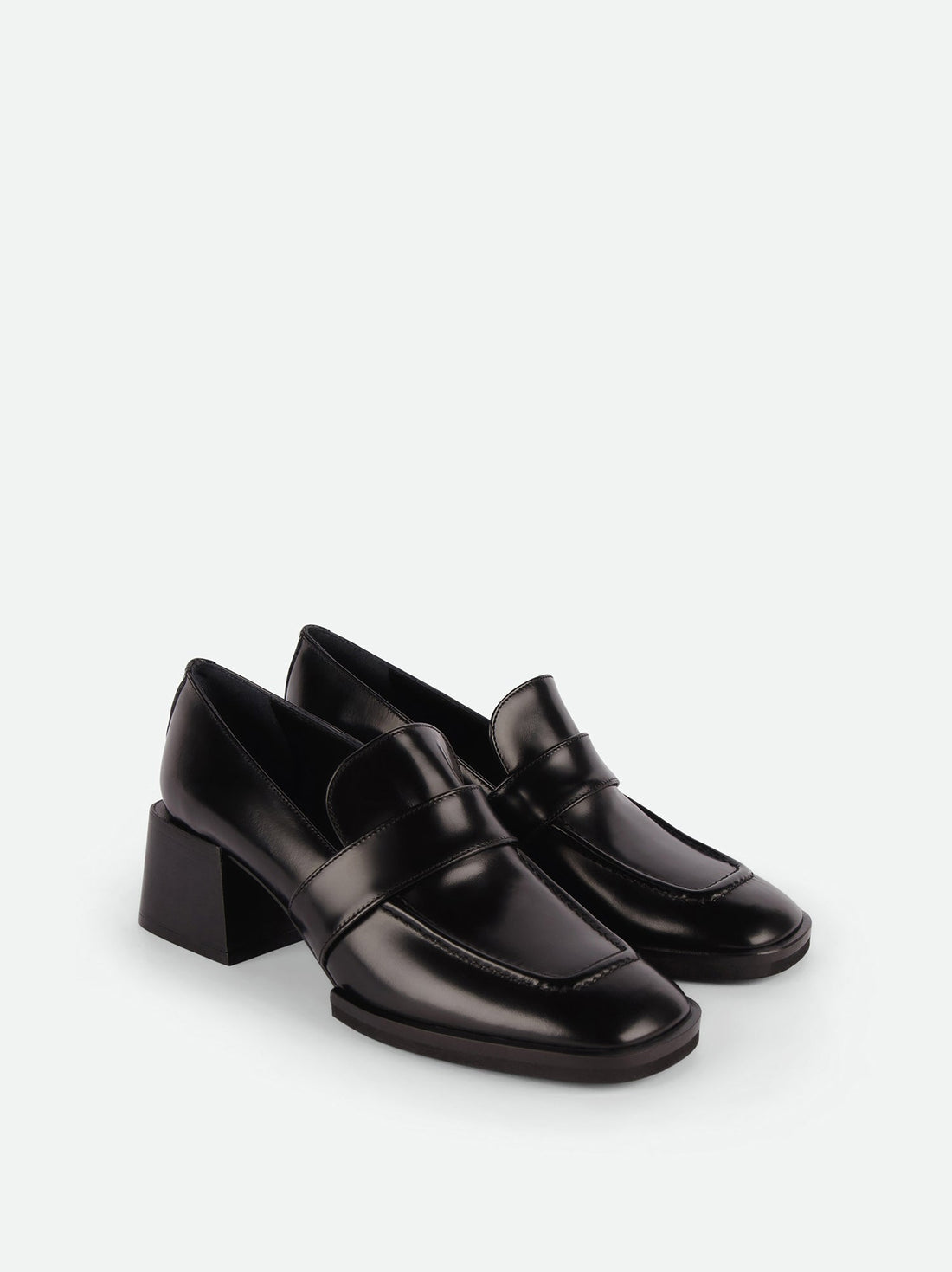 Noemi Loafers