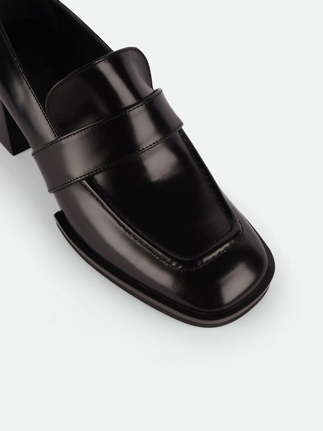 Noemi Loafers
