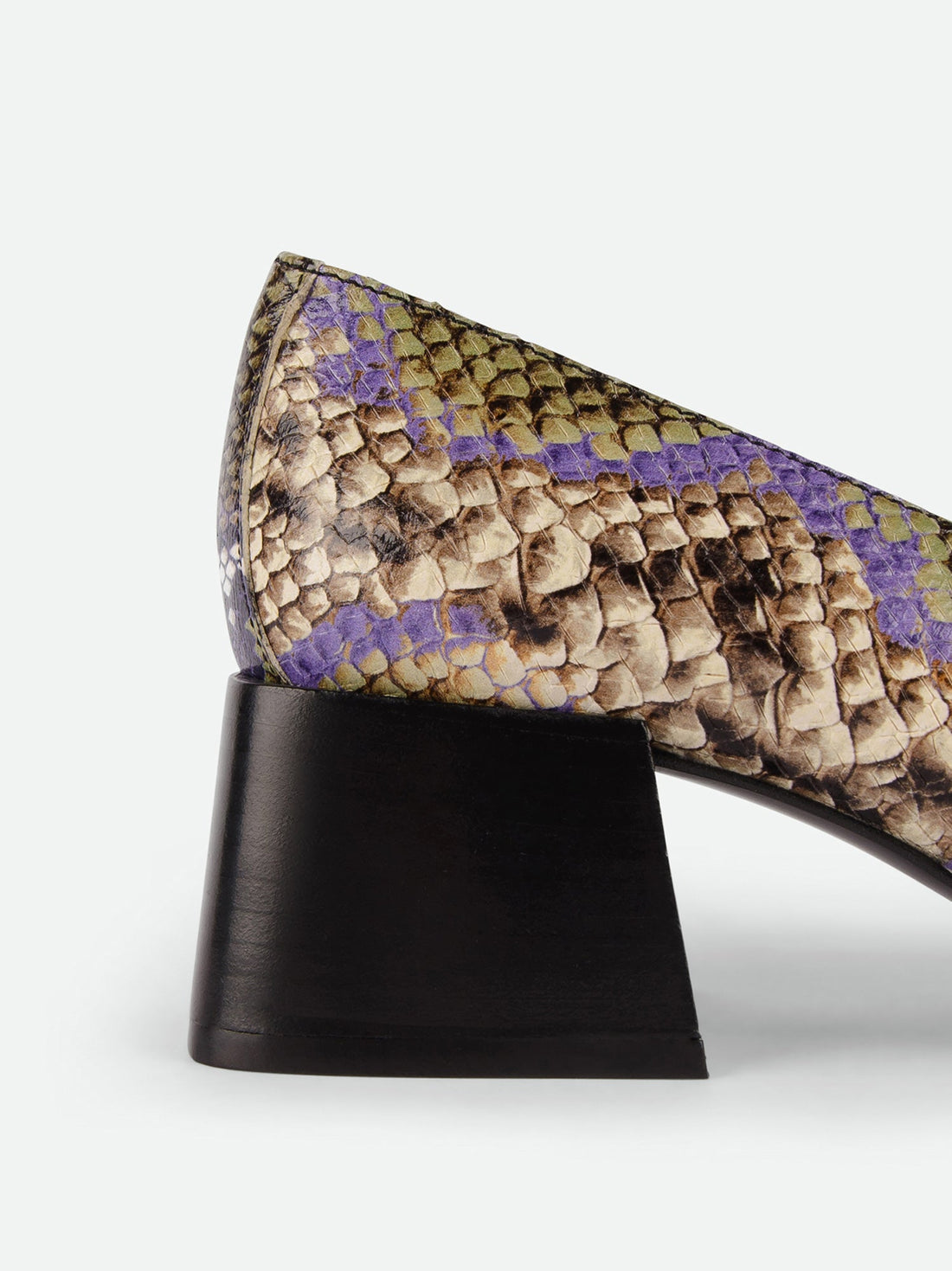 Noemi Loafers