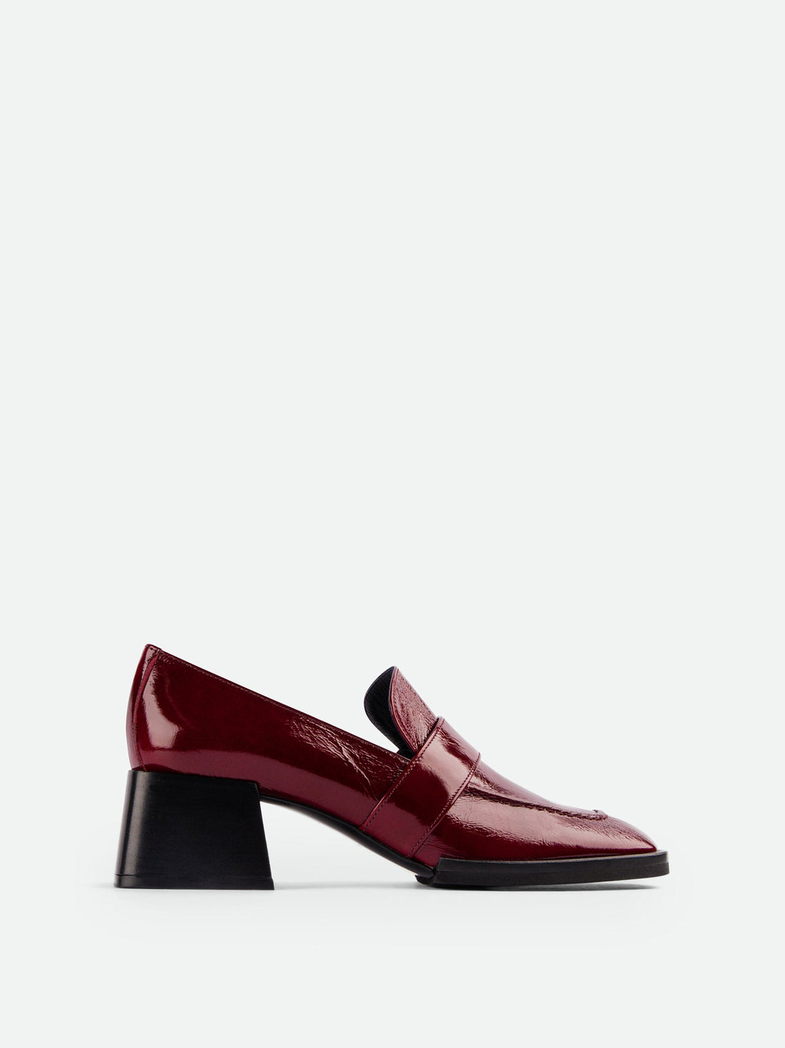 Noemi Loafers
