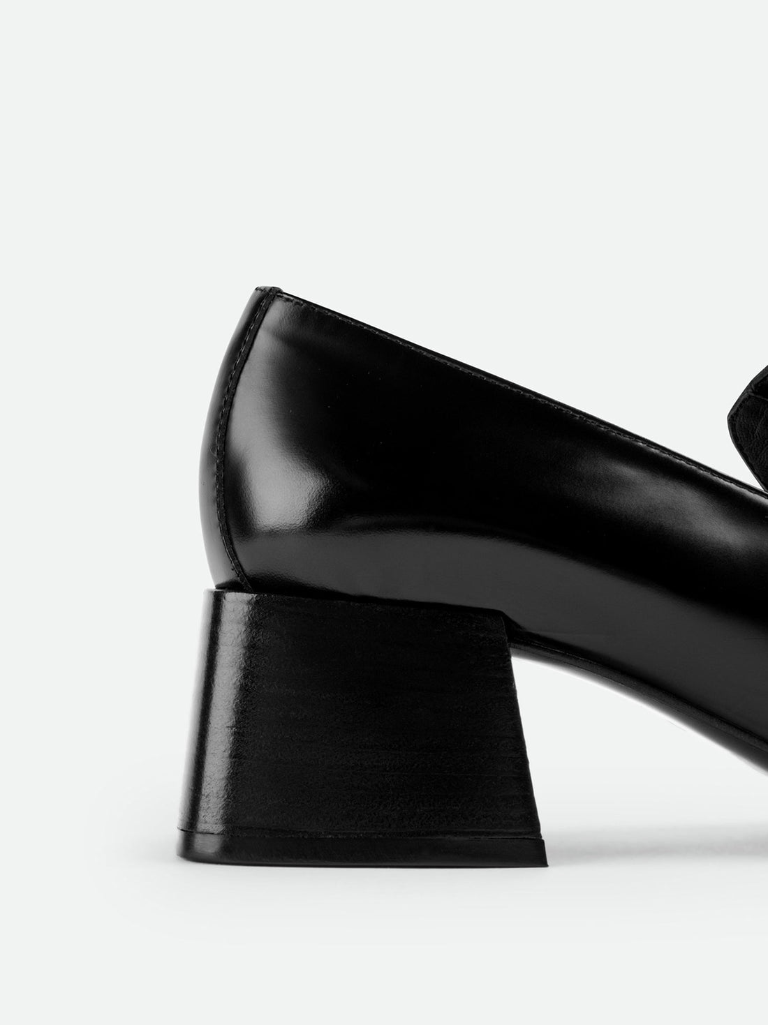 Kendra Loafers