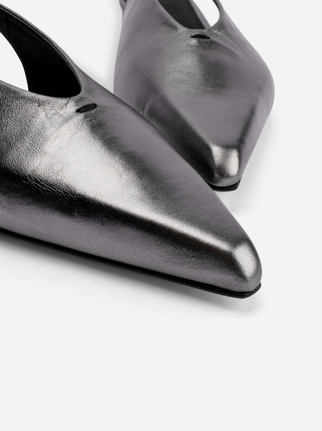 Seline Silver Laminated Leather Slingbacks - Toes View - POEVE Collection