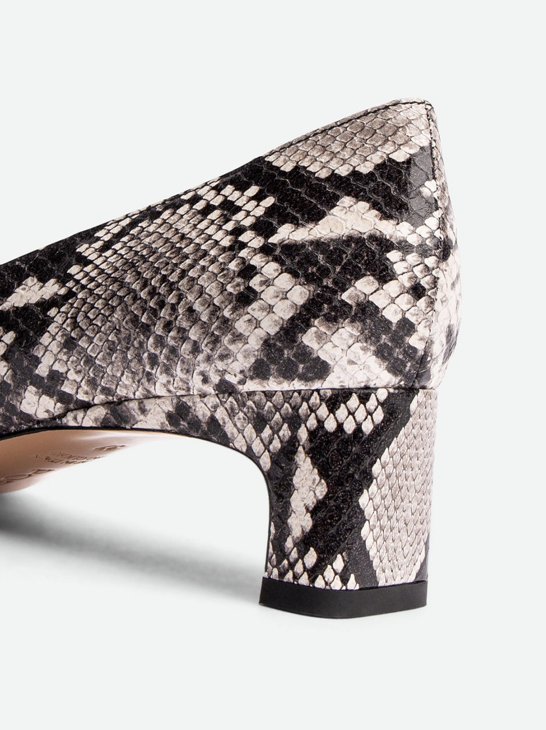 Dalie Snake-Embossed Leather Pump – Heel Close-up View – POEVE Collection