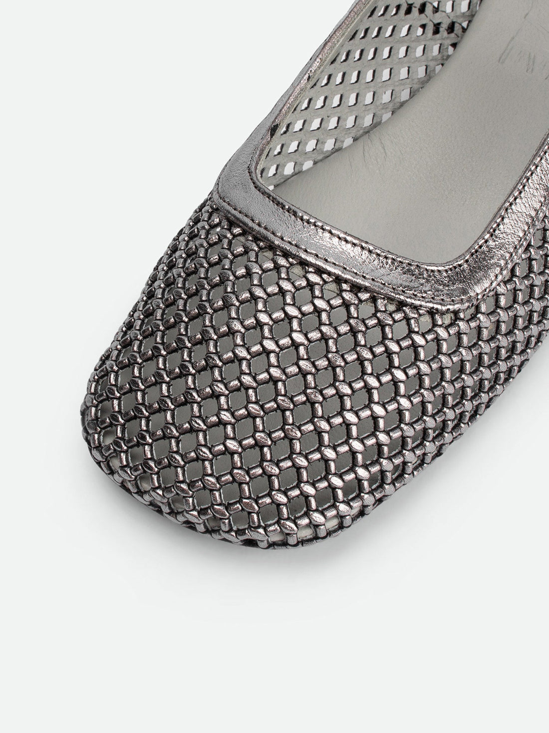 Amelia Perforated Silver Laminated Leather Ballerinas - Toe Close-up View - POEVE Collection