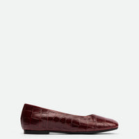 Emery Brick Red Crocodile-Print Leather Ballerinas – Side View – POEVE Collection