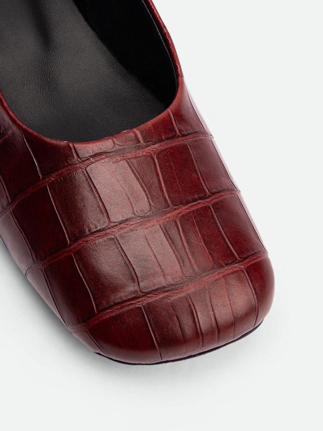 Emery Brick Red Crocodile-Print Leather Ballerinas – Detail View – POEVE Collection