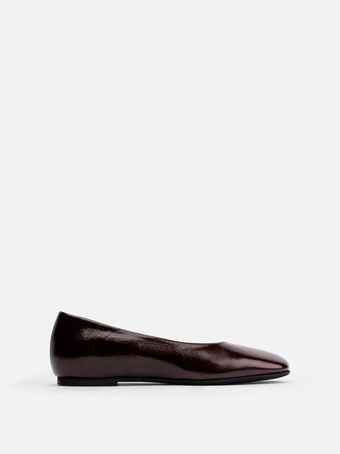 Emery Brown Crinkled Patent Leather Ballerinas – Side View – POEVE Collection