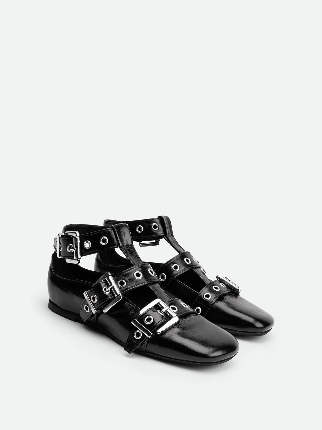 Sall Black Leather Ballerinas - Angled Side View - POEVE Collection