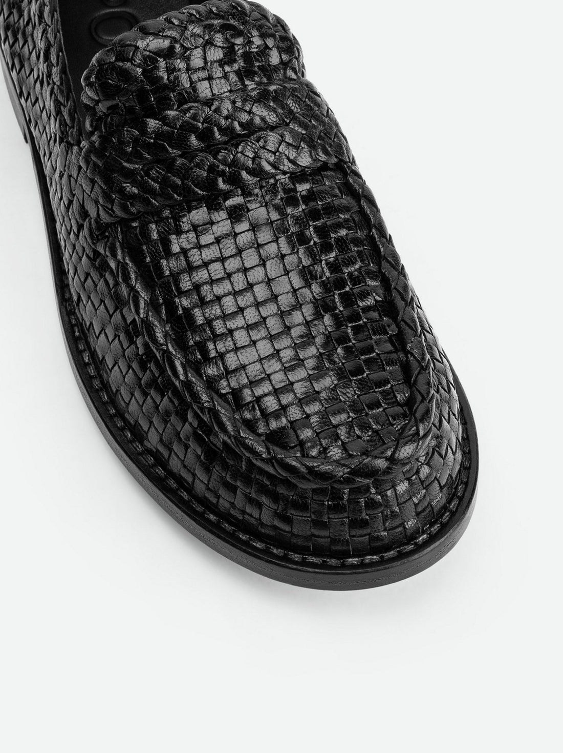 Maverick Black Hand-Woven Leather Loafers - Toe Close-up View - POEVE Collection