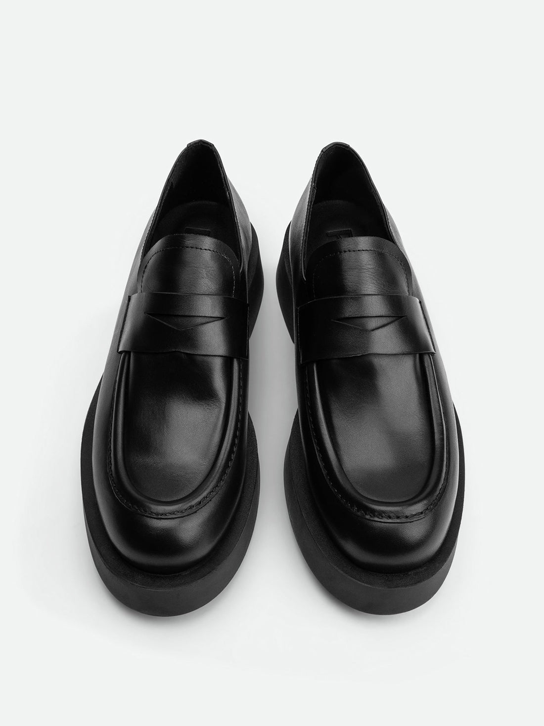 Vix Black Leather Platform Loafer – Front View – POEVE Collection