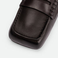 Finley Dark Brown Leather Loafers - Toe Close-up View - POEVE Collection