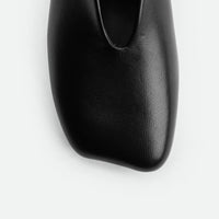 Elisa Black Leather Heel Slingbacks - Toe Close-up View - POEVE Collection