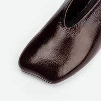 Elisa Brown Crinkled Patent Leather Heel Slingbacks - Toe Close-up View - POEVE Collection