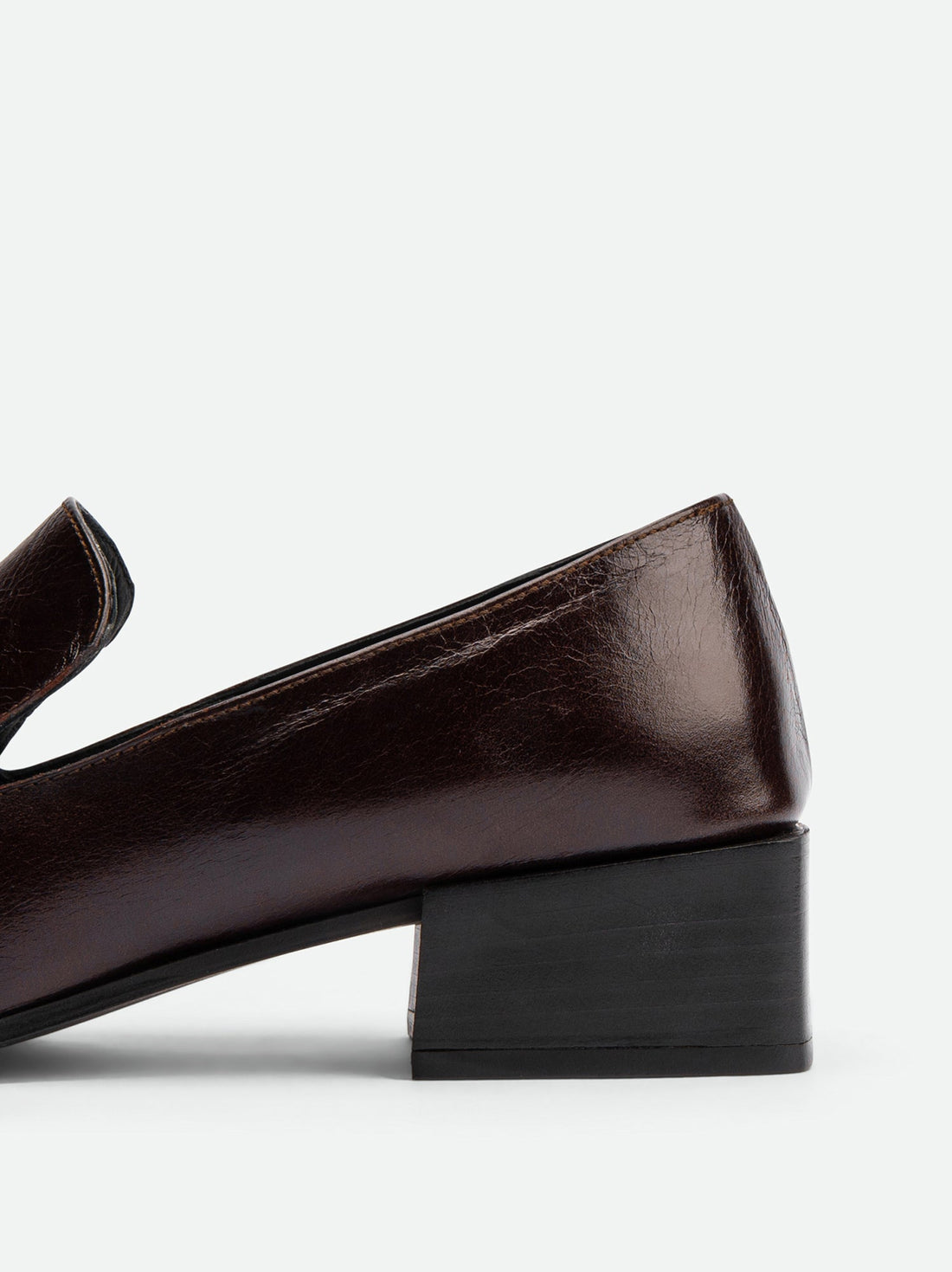 Gwen Dark Brown Crinkled High-Gloss Leather Loafers – Heel View – POEVE Collection