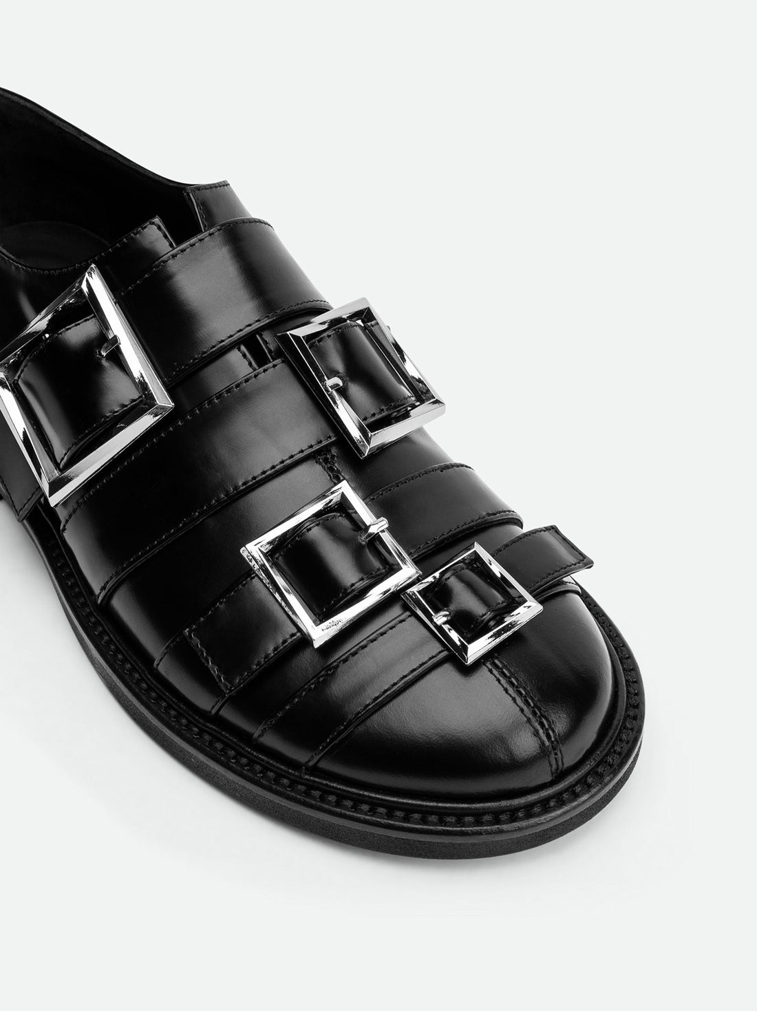 Mira Black Brushed Leather Flat Shoes – Toe Close-up View – POEVE Collection