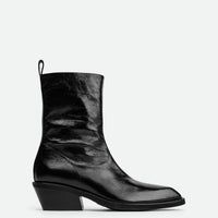 Elow Black Crinkled Glossy Leather Ankle Boots – Side View – POEVE Collection