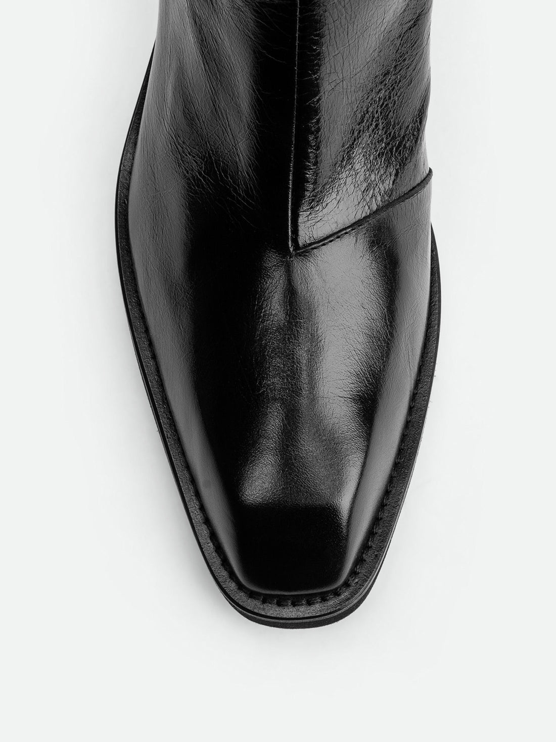Elow Black Crinkled Glossy Leather Ankle Boots – Toe Close-Up View – POEVE Collection