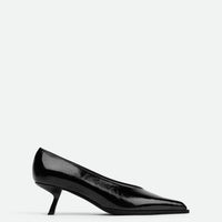 Yone Black Creased Patent Leather Pumps – Side View – POEVE Collection